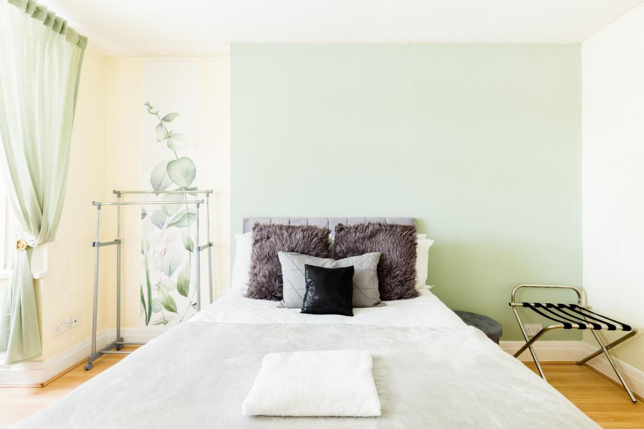 Beautiful 6 Bedroom House For 17 Guests Next To Edgbaston Stadium Birmingham Esterno foto