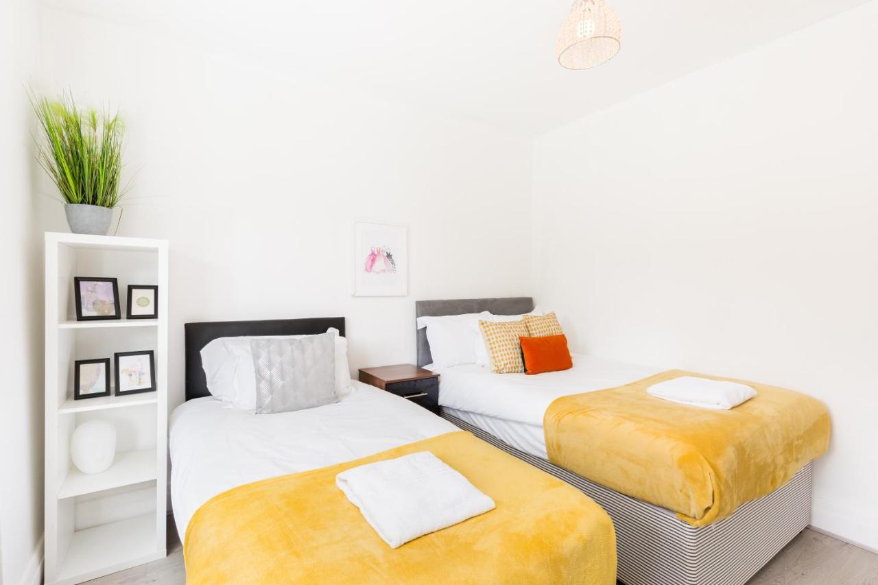 Beautiful 6 Bedroom House For 17 Guests Next To Edgbaston Stadium Birmingham Esterno foto